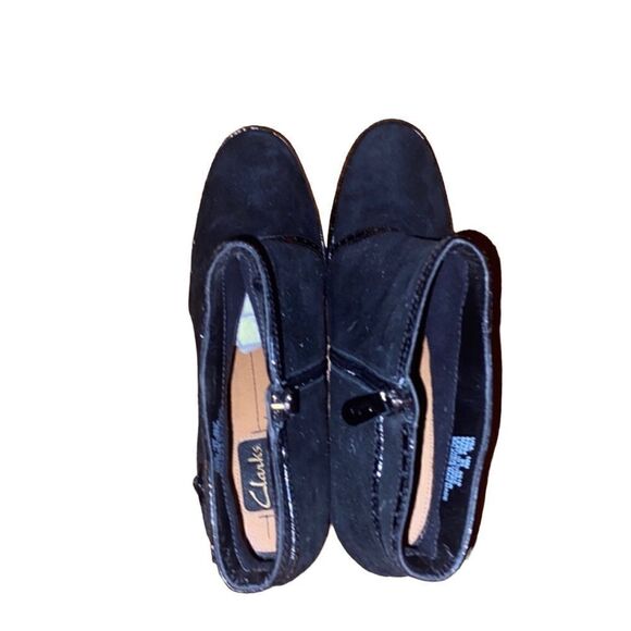 Clarks Black Suede and Patent Leather Booties Size 10 - Picture 2 of 6